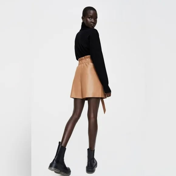 Zara Women's Faux Leather High Waisted Paperbag Shorts in Latte Brown Color sz M
