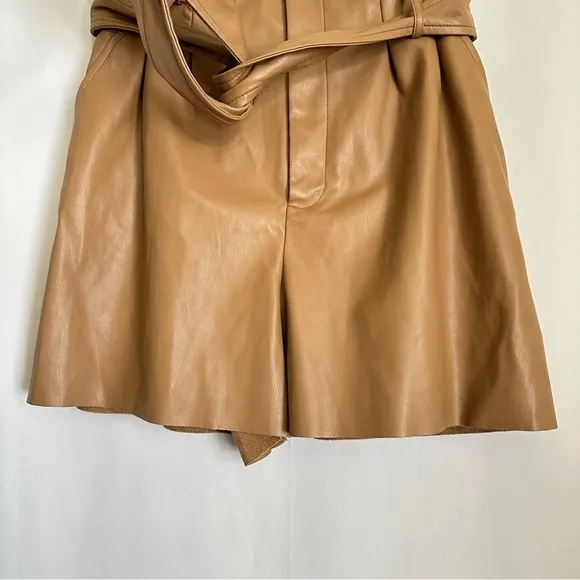Zara Women's Faux Leather High Waisted Paperbag Shorts in Latte Brown Color sz M